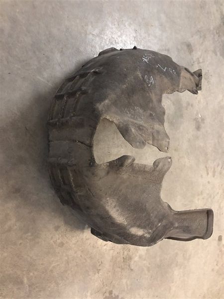 Подкрылок 4G0810171A Audi A6