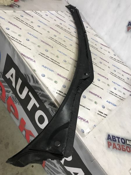 Водовідвідний щиток 4G8819403 Audi A7