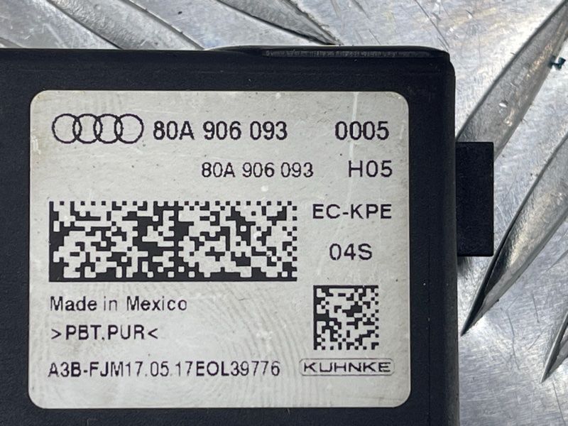 Блок управления топливным насосом 80A906093 Audi Q5