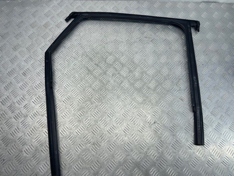 Направляюча скла дверей 80A839431A Audi Q5