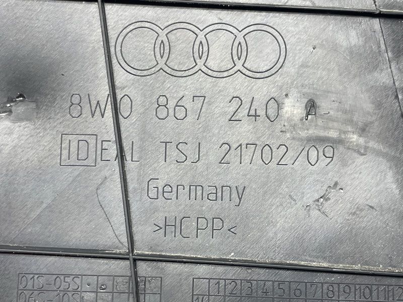 Облицовка стойки 8W0867240A Audi A4