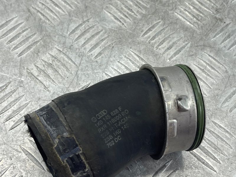 Патрубок інтеркулера 1K0145828F Volkswagen CC