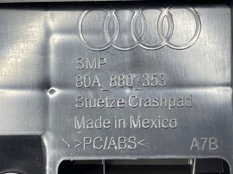 Бардачок / Вещевой ящик 80A880353 Audi Q5