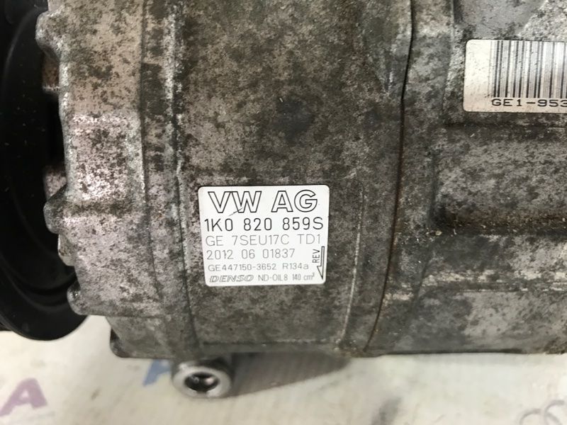 Компрессор кондиционера 1K0820859S Volkswagen Tiguan