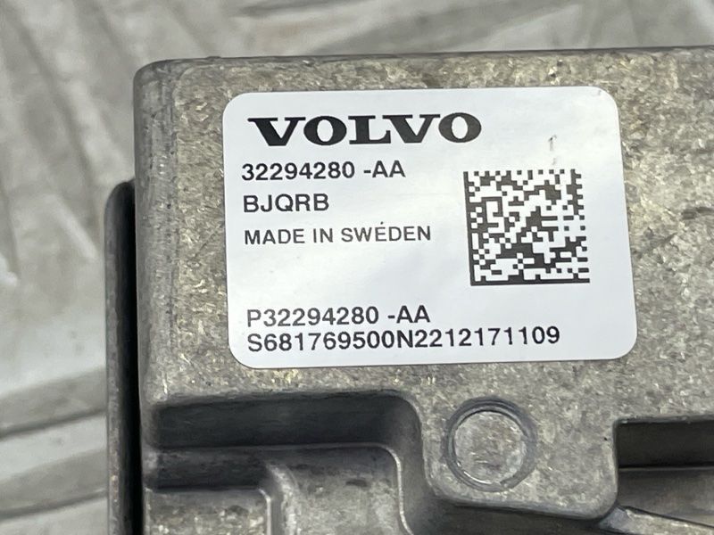 Камера асистента зміни смуги руху 32294280 Polestar 2