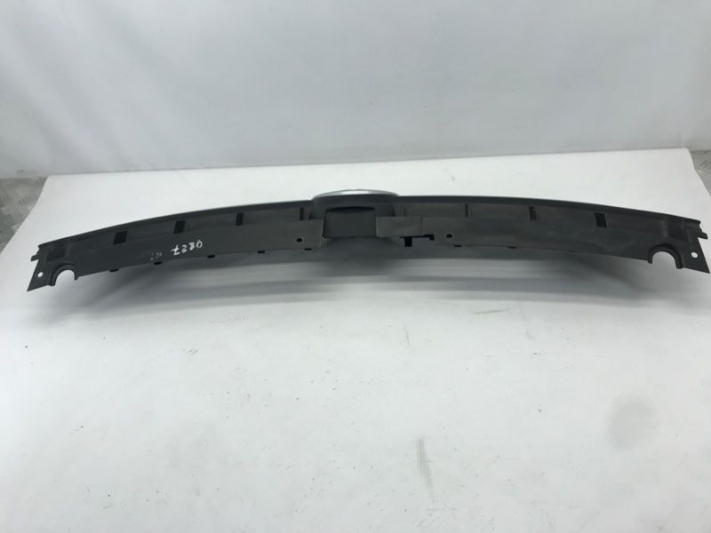 Решітка радіатора 7P6853651AZLL Volkswagen Touareg