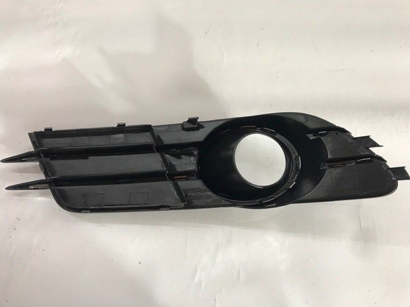Решетка бампера 4G0807682H9B9 Audi A6