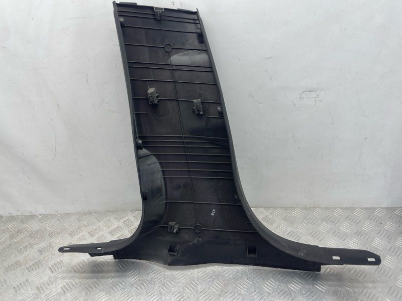 Облицовка стойки 8W0867240A Audi A4