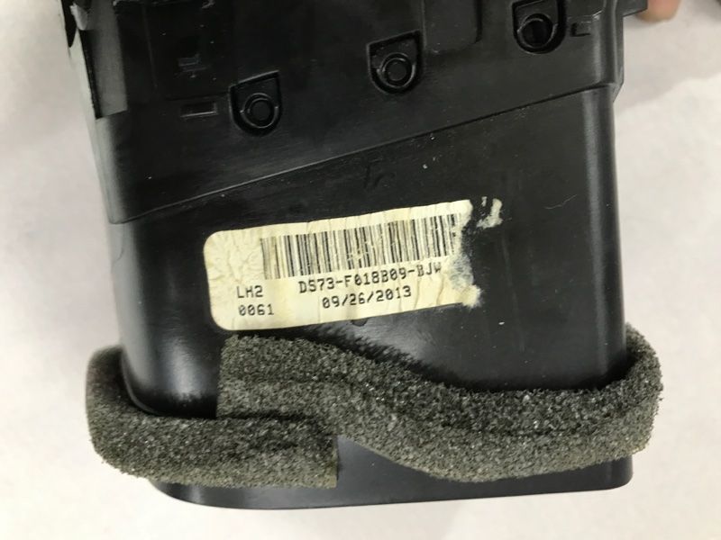 Дефлектор повітропроводу DS73F018B09BJW Ford Fusion