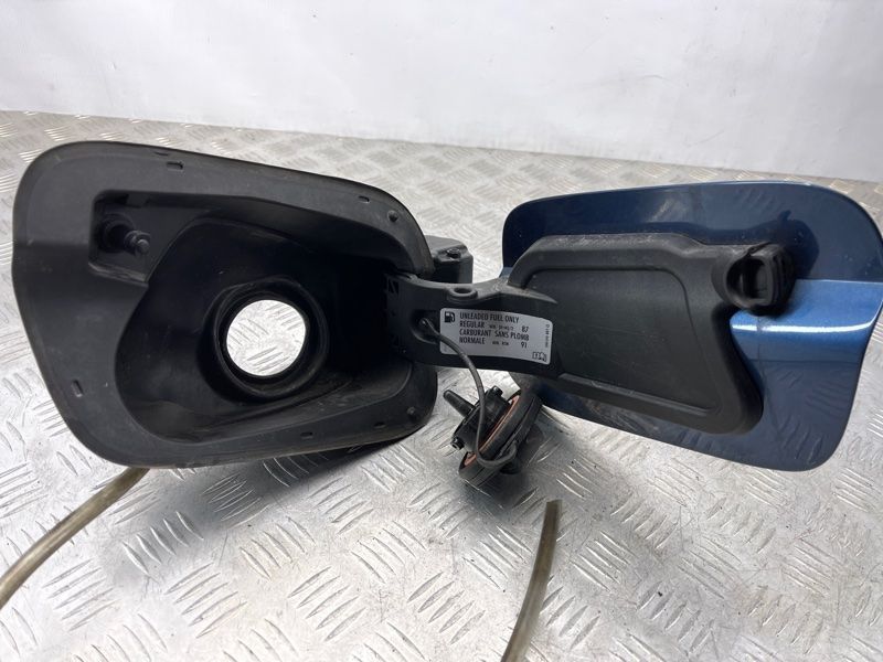 Корпус лючка крышки топливного бака в зборе 5NN809857GRU Volkswagen Tiguan