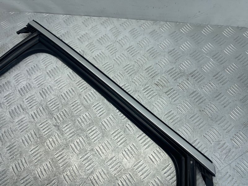Направляюча скла дверей 80A839431A Audi Q5