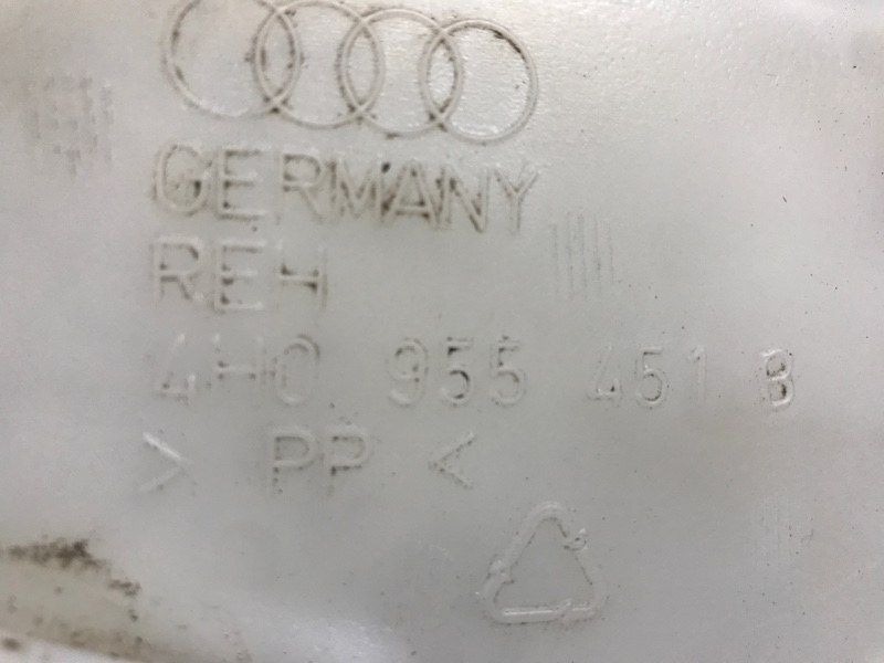 Бачок омивача скла 4H0955451B Audi S8