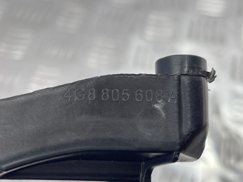Кронштейн / Крепление фары 4G8805608A Audi A7