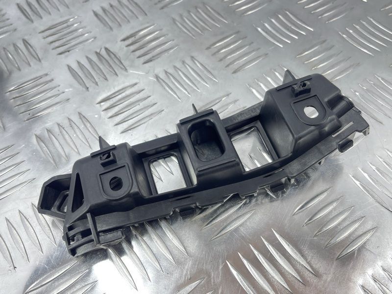 Направляюча бампера 7P6807183G Volkswagen Touareg