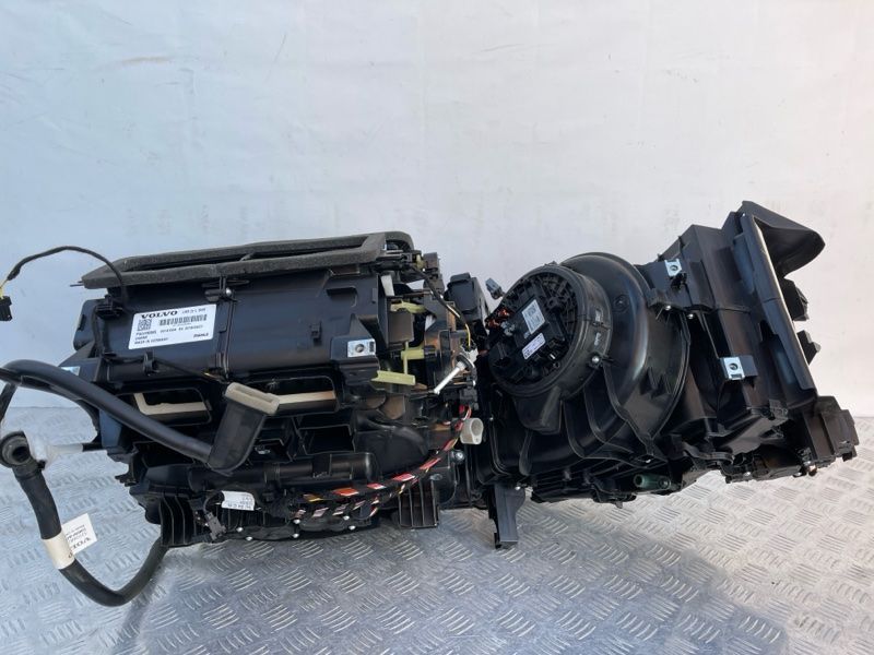 Корпус пічки в зборі 32226095 Volvo XC60