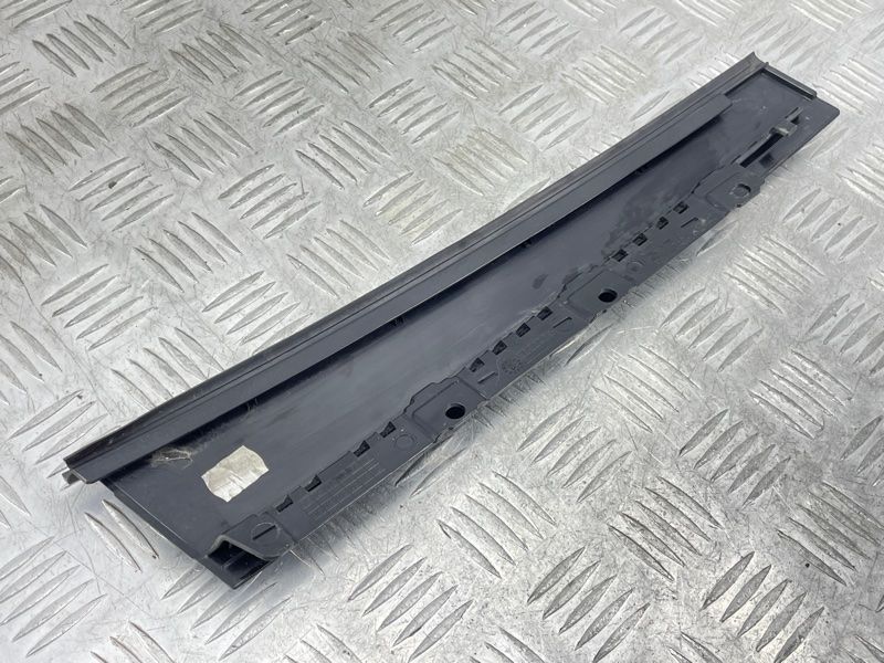 Накладка 8W0839902 Audi A4 Allroad