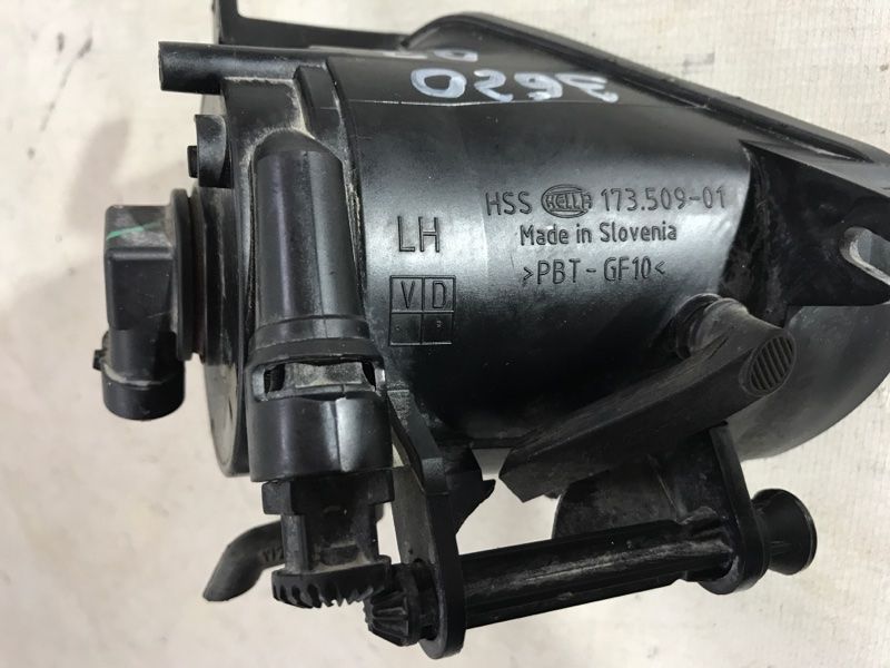 Фара протитуманна 4L0941699A Audi Q7