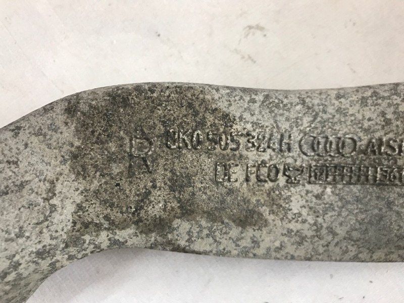 Рычаг задней подвески поперечный верхний правый 8K0505324H Audi A6 Audi A4, Audi A4 Allroad, Audi A5, Audi A6, Audi A7, Audi A8, Audi Q5, Audi RS5, Audi RS7, Audi S4, Audi S5, Audi S6, Audi S7, Audi S8, Audi SQ5