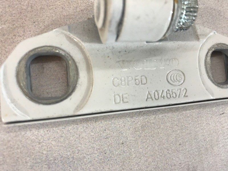 Петля двери A046572 Volvo XC60