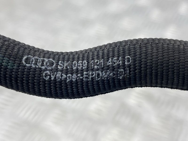 Шланг системи охолодження 059121454D Volkswagen Touareg