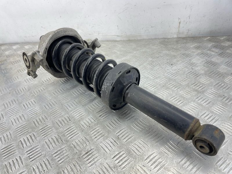 Стійка амортизатора в зборі з пружиною 7P6513029BB Volkswagen Touareg