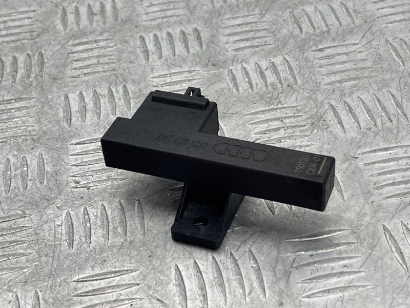 Антенна бесключевого доступа (KESSY) 8K0907247 Audi A6 Audi A4, Audi A4 Allroad, Audi A5, Audi A6, Audi A7, Audi A8, Audi Q5, Audi RS5, Audi RS7, Audi S4, Audi S5, Audi S6, Audi S7, Audi S8, Audi SQ5