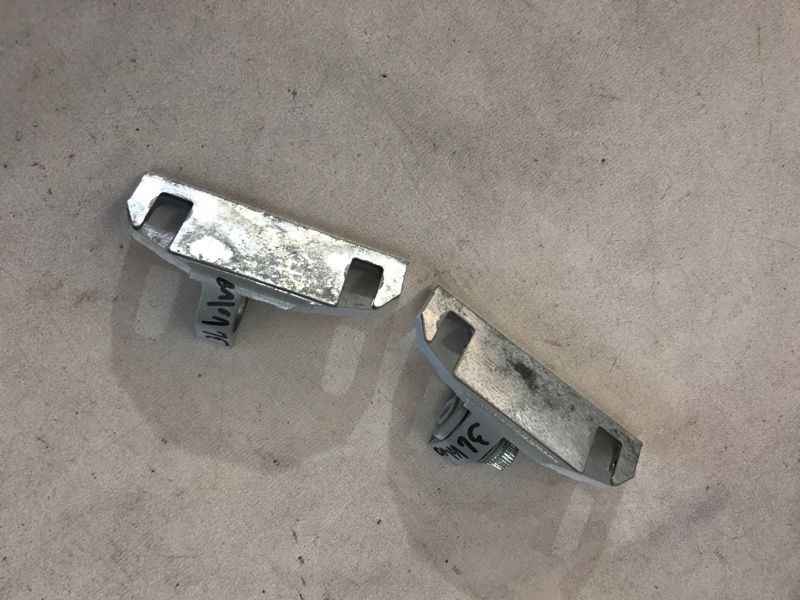Петля двери A046572 Volvo XC60