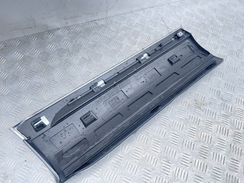 Накладка двери 7P6854949H Volkswagen Touareg