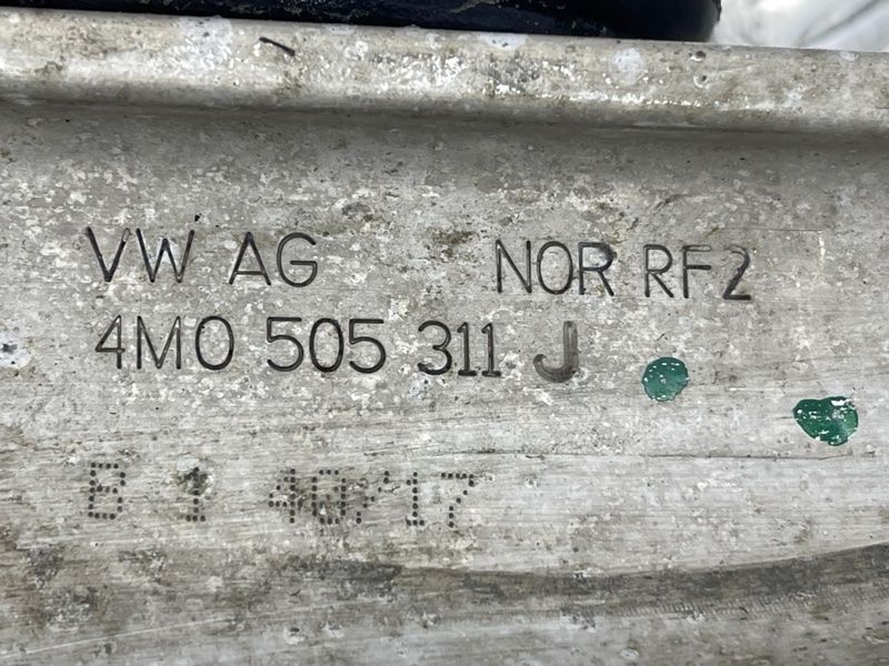 Важіль підвіски нижній 4m0505311j Audi Q7