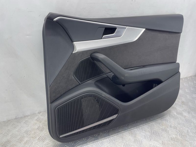 Обшивка дверей 8W0867104ADWFA Audi A4 Allroad