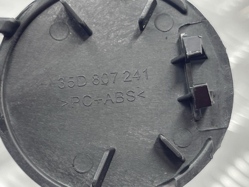 Заглушка буксирної петлі 3C8807241AGRU Volkswagen CC