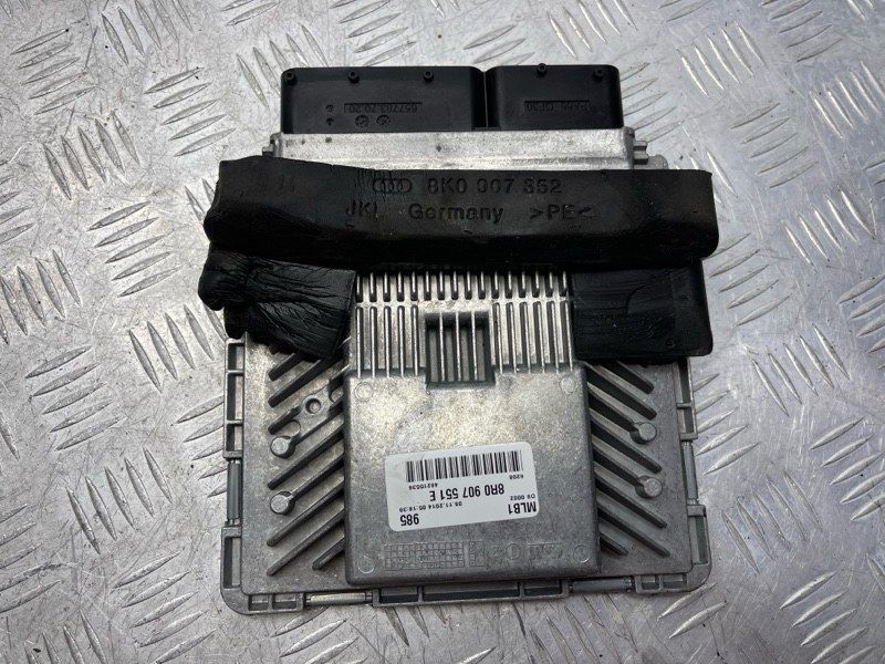 Блок керування двигуном 8R0907551E Audi Q5