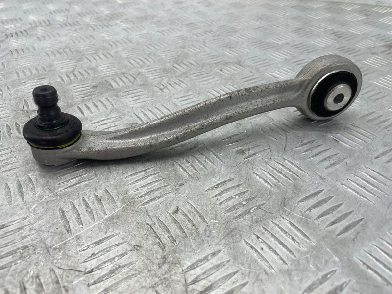 Важіль передньої підвіски верхній 8K0407510R Audi A7