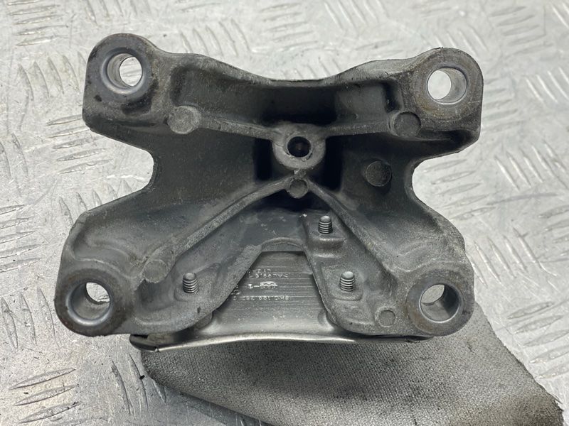 Опора / кронштейн двигуна 8K0199307BJ Audi Q5