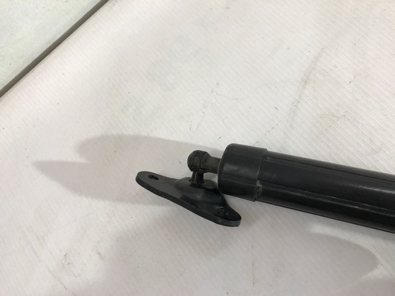 Приводной блок крышки багажника 7P6827851DIIT Volkswagen Touareg Volkswagen Touareg