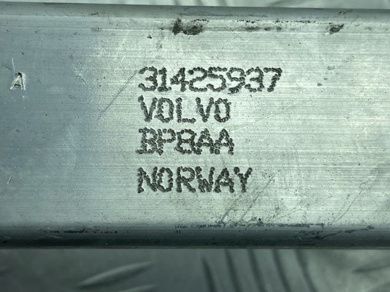 Поперечина 31425937 Volvo XC60