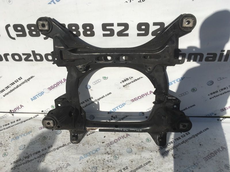 Подрамник передний 7L0400025 Audi Q7