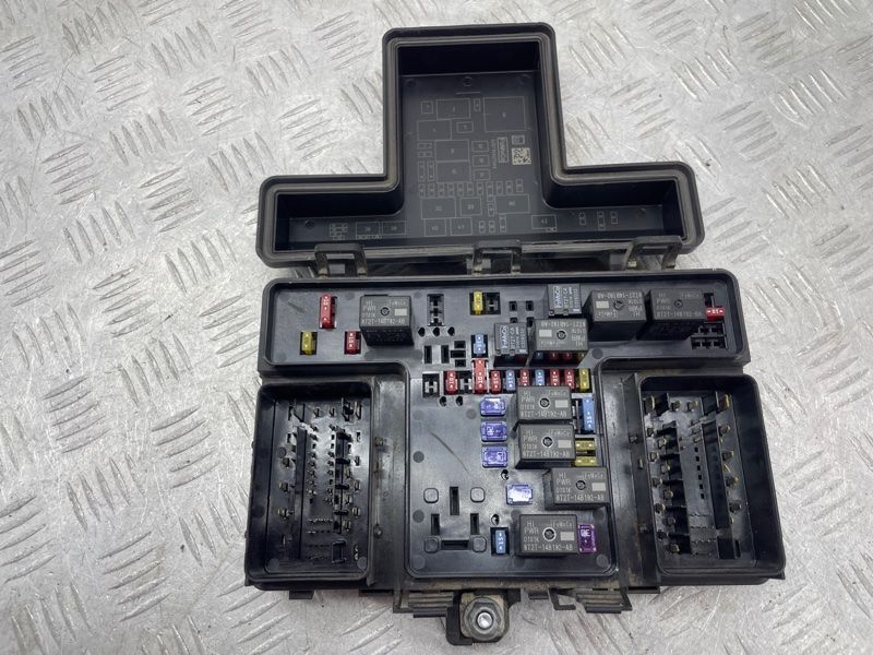 Блок запобіжників G2GT14A067BB Ford Edge