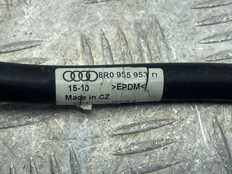Патрубок 8R0955953D Audi Q5