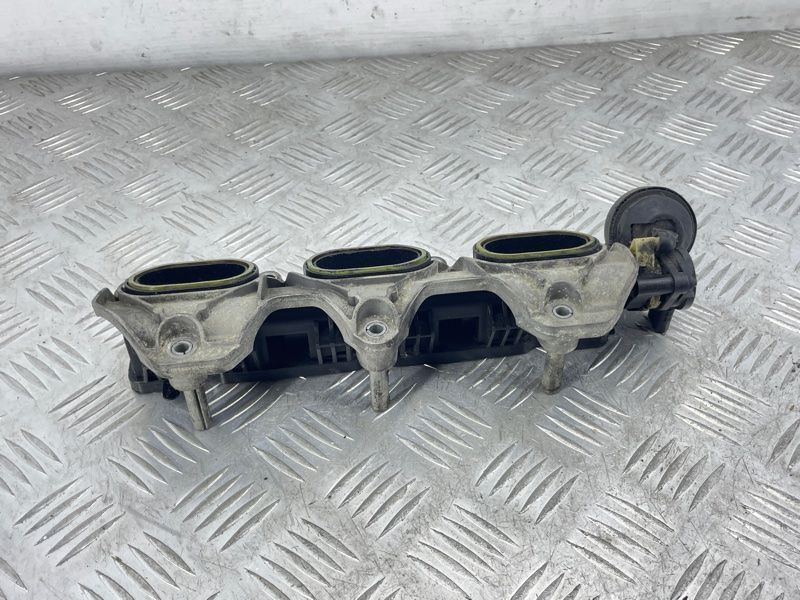 Колектор впускний 06E133109AB Audi Q7
