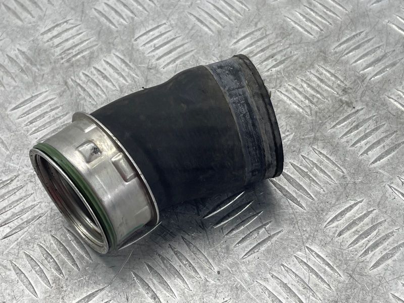 Патрубок інтеркулера 1K0145828F Volkswagen CC