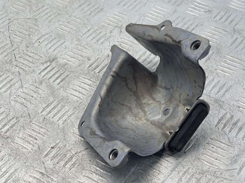 Кронштейн подушки двигуна 4G0399059A Audi A8