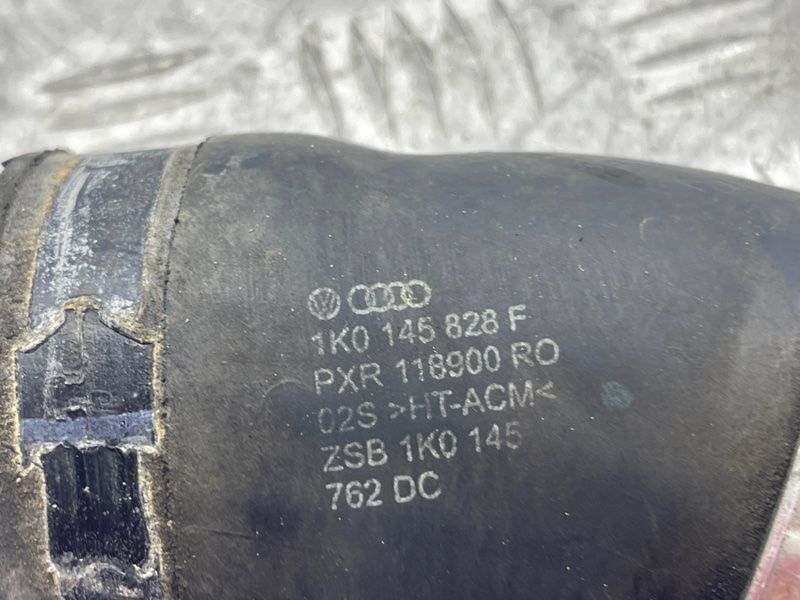 Патрубок інтеркулера 1K0145828F Volkswagen CC