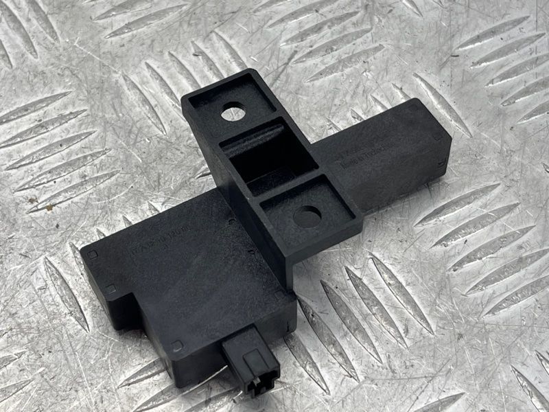 Антенна бесключевого доступа (KESSY) 8K0907247 Audi A6 Audi A4, Audi A4 Allroad, Audi A5, Audi A6, Audi A7, Audi A8, Audi Q5, Audi RS5, Audi RS7, Audi S4, Audi S5, Audi S6, Audi S7, Audi S8, Audi SQ5