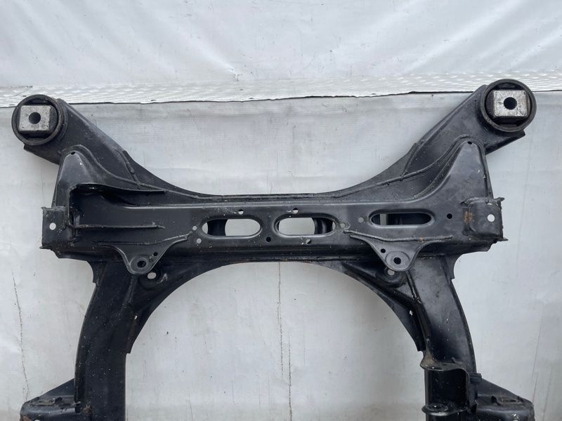 Подрамник передний 7L0400025 Audi Q7