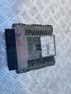 Блок керування двигуном 4G0907551A Audi A6