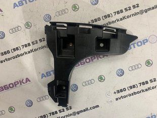 Кронштейн заднього бампера 30763440 Volvo XC60