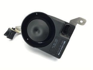 Сирена системи антивикрадення 1K0951605C Audi Touareg Audi A3, Audi A4, Audi A4 Allroad, Audi A5, Audi A6, Audi A7, Audi A8, Audi Q3, Audi Q5, Audi Q7, Audi R8, Audi RS5, Audi RS7, Audi S4, Audi S5, Audi S6, Audi S7, Audi S8, Audi SQ5, Audi TT, Audi TT RS, Audi TTS, Porsche 718 Spyder, Porsche 911, Porsche Cayenne, Porsche Macan, Porsche Panamera, Volkswagen Beetle, Volkswagen CC, Volkswagen Eos, Volkswagen Golf, Volkswagen Golf R, Volkswagen GTI, Volkswagen Jetta, Volkswagen Tiguan, Volkswagen Touareg