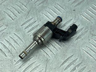 Паливна форсунка 04E906036AL Volkswagen Jetta