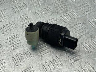 Насос омывателя стекла 1K6955651 Audi Q7 Audi A3, Audi A3 e-tron, Audi A4, Audi A4 Allroad, Audi A6, Audi A6 Allroad, Audi A7, Audi A8, Audi e-tron, Audi e-tron GT, Audi e-tron S, Audi Q3, Audi Q4 e-tron, Audi Q5, Audi Q7, Audi Q8, Audi Q8 e-tron, Audi RS3, Audi RS6 Avant, Audi RS7, Audi RS e-tron GT, Audi RS Q8, Audi S3, Audi S4, Audi S6, Audi S7, Audi S8, Audi SQ5, Audi SQ7, Audi SQ8, Audi SQ8 e-tron, Volkswagen Atlas, Volkswagen Atlas Cross Sport, Volkswagen e-Golf, Volkswagen Golf, Volkswagen Golf Alltrack, Volkswagen Golf R, Volkswagen Golf SportWagen, Volkswagen GTI, Volkswagen ID.4, Volkswagen Jetta, Volkswagen Passat, Volkswagen R32, Volkswagen Rabbit, Volkswagen Taos, Volkswagen Tiguan, Volkswagen Tiguan Limited, Volkswagen Touareg